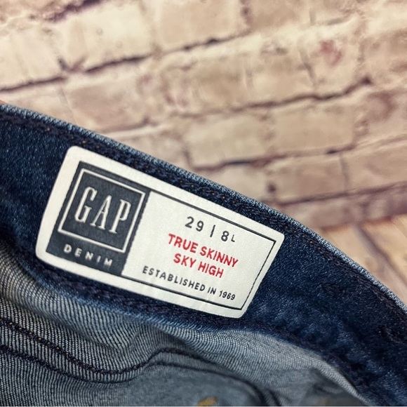 Gap High Rise Medium Wash Raw Hem Denim Jeans - Picture 7 of 9